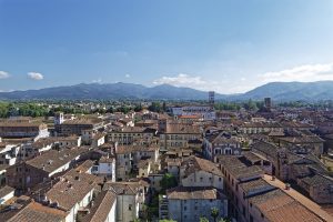 Enjoy the Tuscan delights of Lucca and its breathtaking scenery