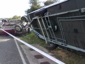 The caravan became detached, causing the collision