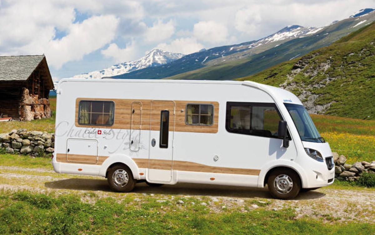 The chalet mobile's exterior also conforms to the natural design of the interior