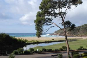 Merry Beach Caravan Resort offers stunning views of the Australian beachfront
