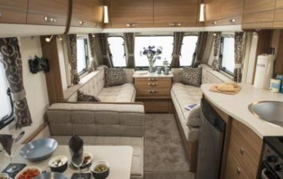 The 2015 version of the Compass Corona 576 has exciting new updates compared to the 2014 model