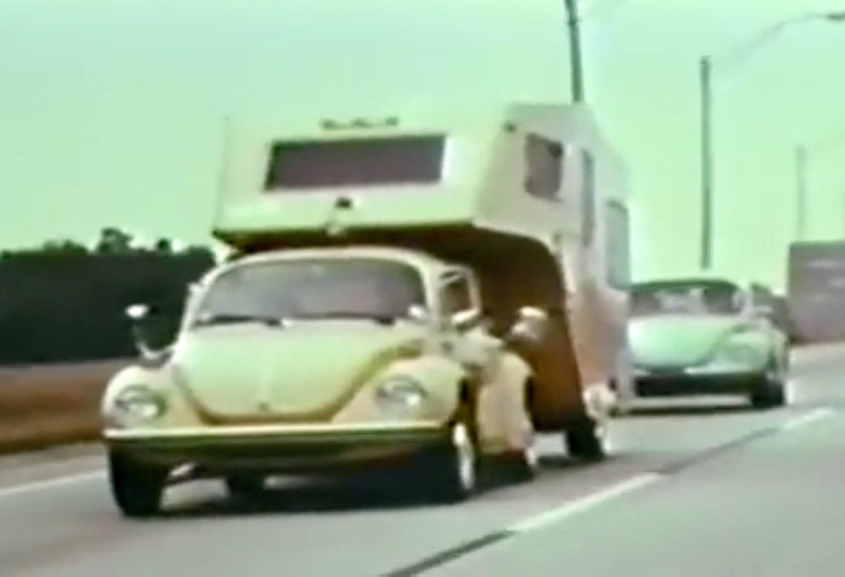 Would you trust your car roof to tow your caravan? This guy did