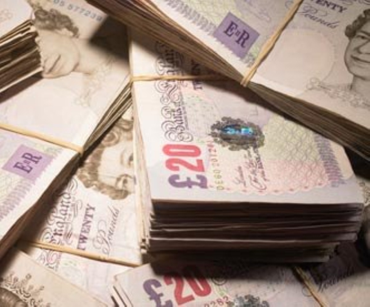 Recent report finds that holiday seekers were stripped of millions by fraudsters