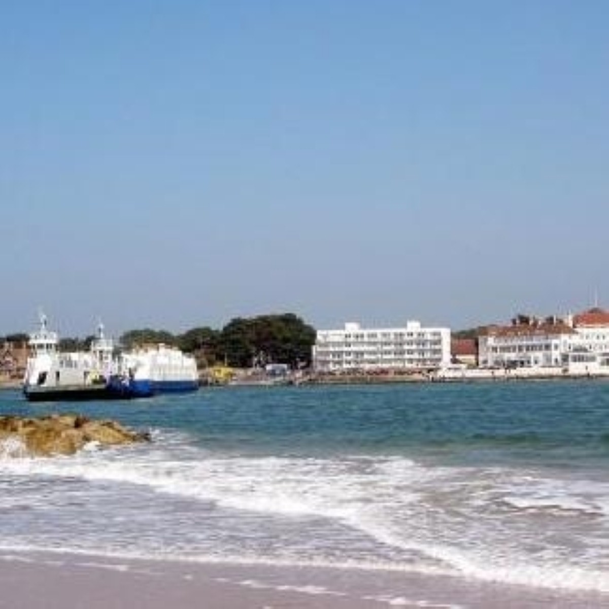 Bournemouth has been voted staycation capital of the UK for 2009