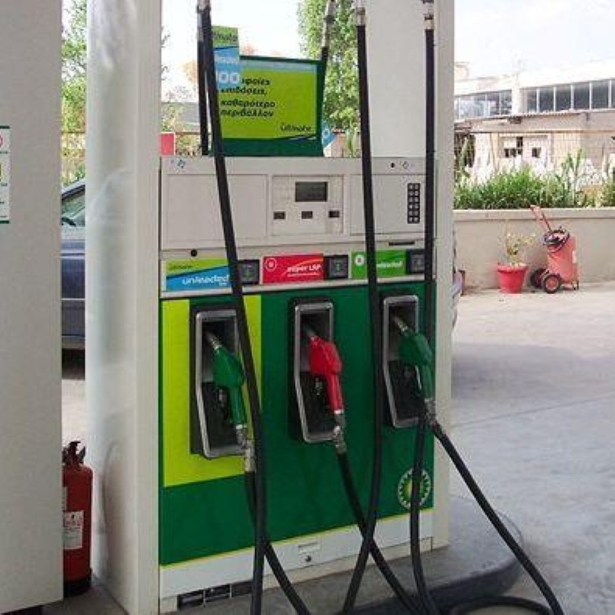 Fuel duty is confirmed to stay at current rate until 2016