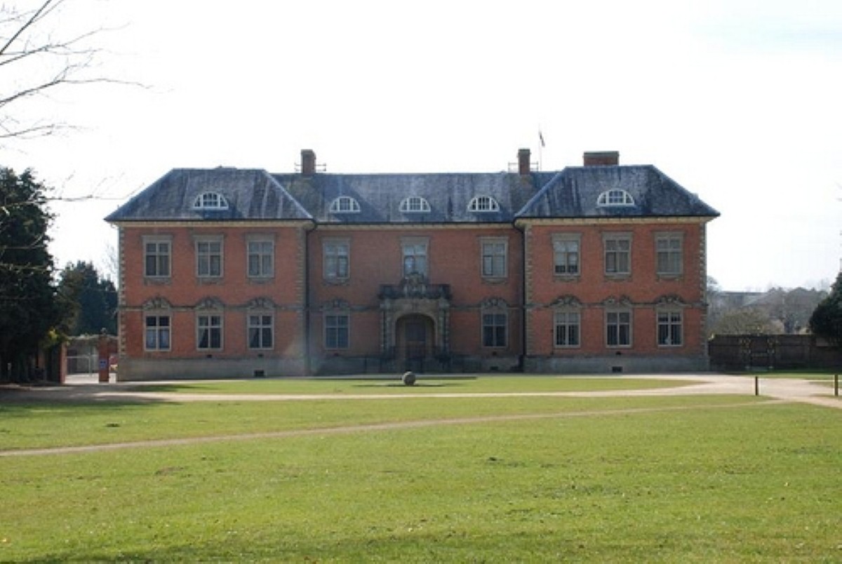 The eighty pitches are set in seven acres of land boasting beautiful scenery